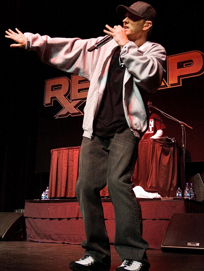 Eminem optræder til en gratis MySpace-koncert for at fejre udgivelsen af albummet "Relapse" på MotorCity Casino's Sound Board Theater, 19. maj 2009 i Detroit, Michigan. (Foto af Scott Legato/Getty Images)
