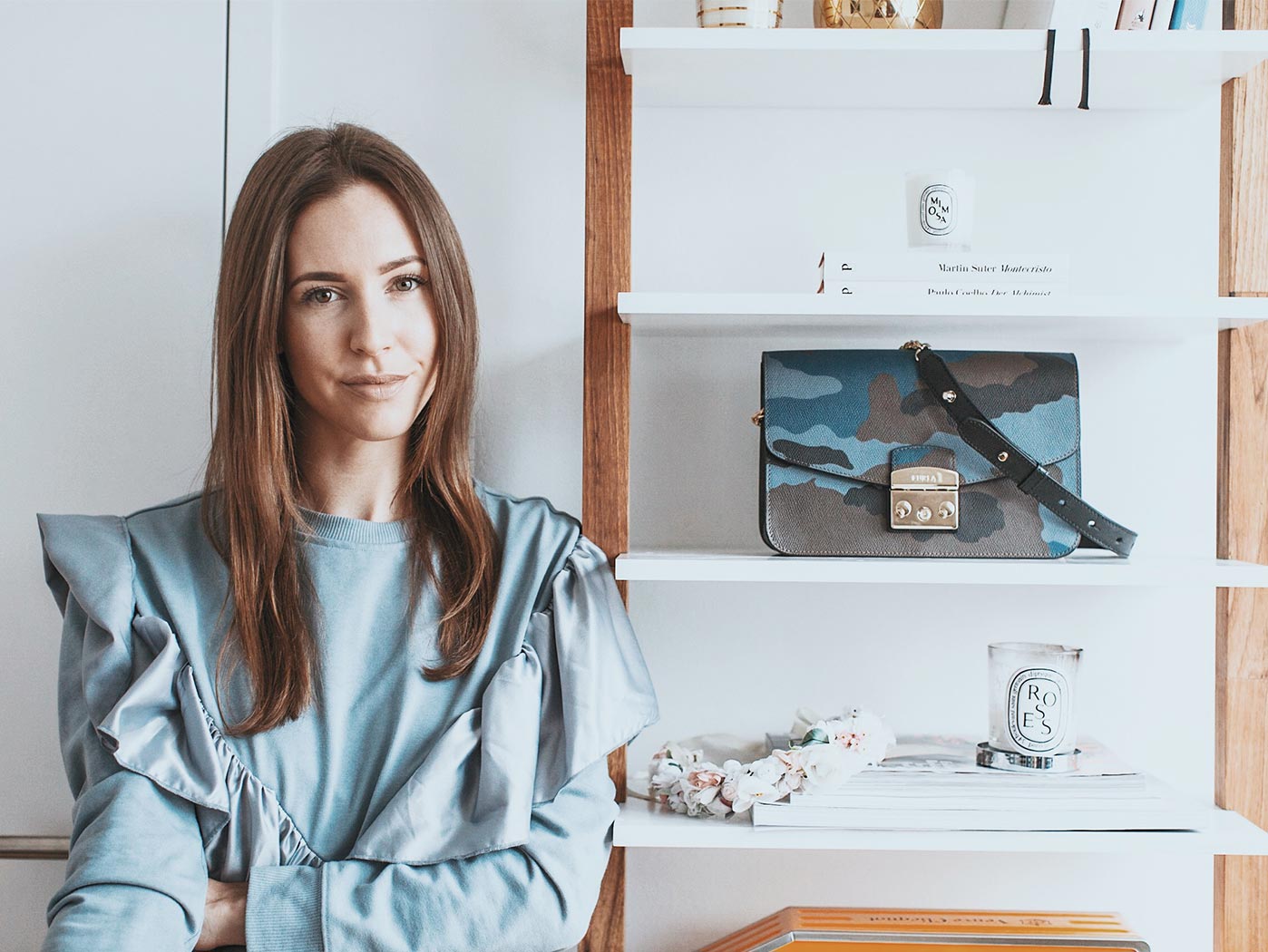 Kathi mit ihrer Furla Tasche